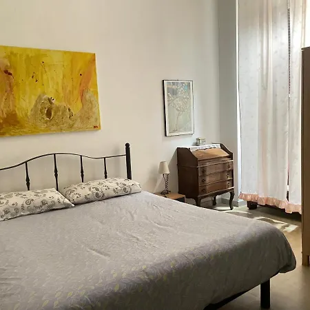 House Bed and breakfast 2*