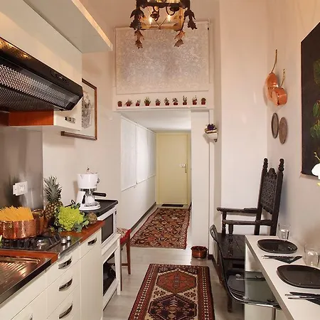 Bed and breakfast House 2*