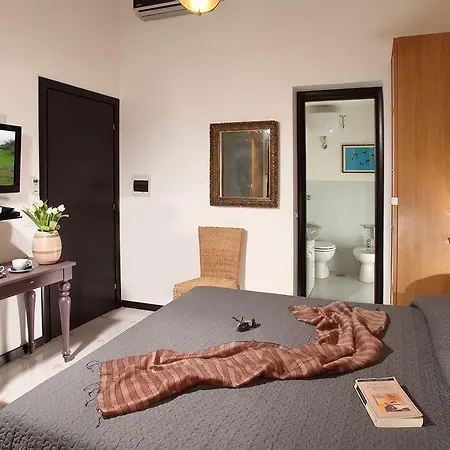 House Bed and breakfast 2*