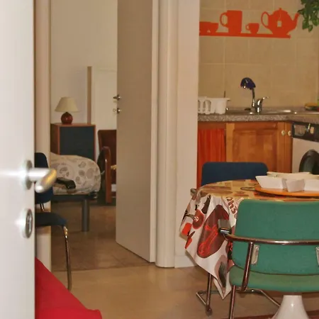 House 2* Roma